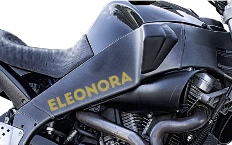 Scritte adesive per moto - esempio 1 (moto)