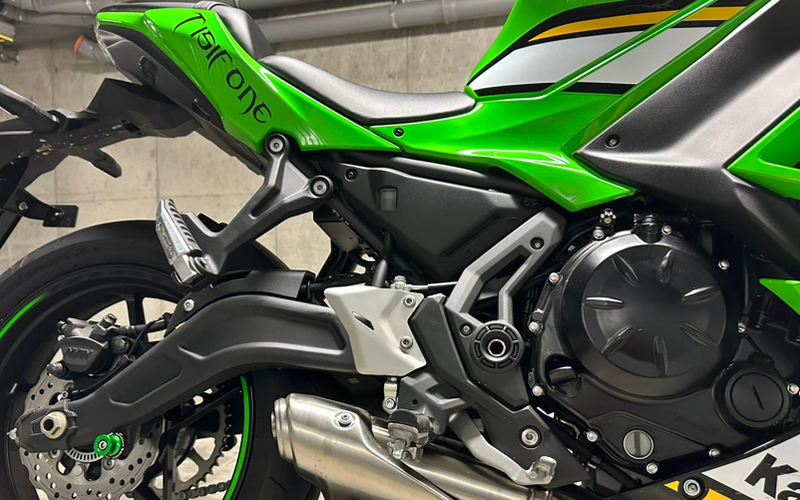 Scritte adesive per moto - esempio 2 (motokawa)